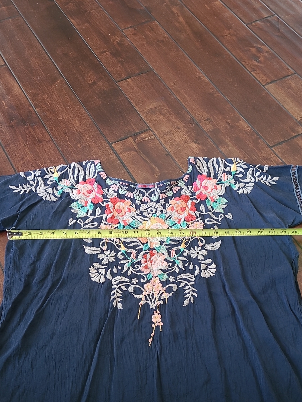 Johnny Was Embroidered Navy Floral Boho Top - Women Size M - Picture 4 of 10